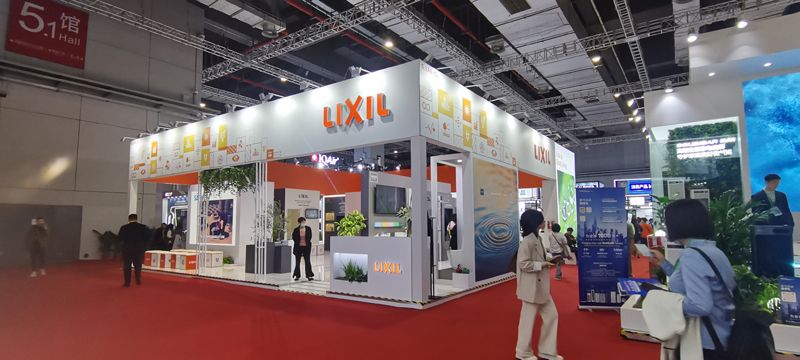中东五金展异地大型展台施工场景